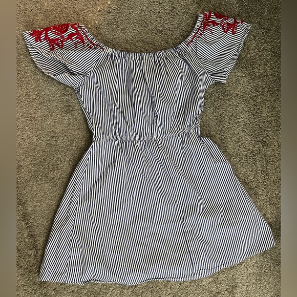 Francesca’s Mini Dress - Picture 3 of 4